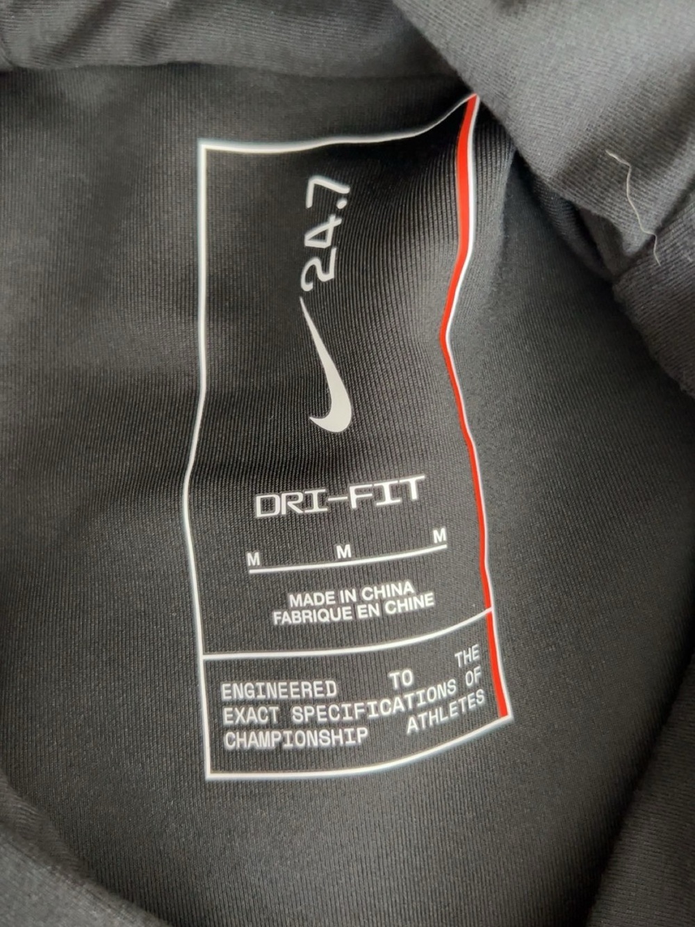 Nike 24.7 ImpossiblySoft Hoodie. Men’s Size Medium - Picture 3 of 3